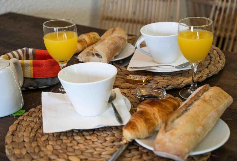 هتل Hôtel Val Flores Logis