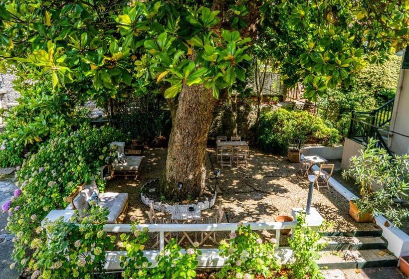 هتل Hôtel Val Flores Logis