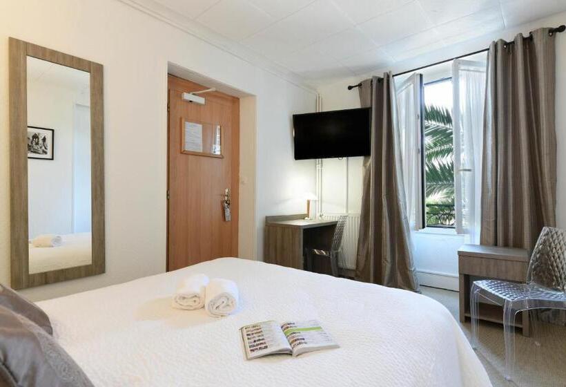 هتل Hôtel Val Flores Logis