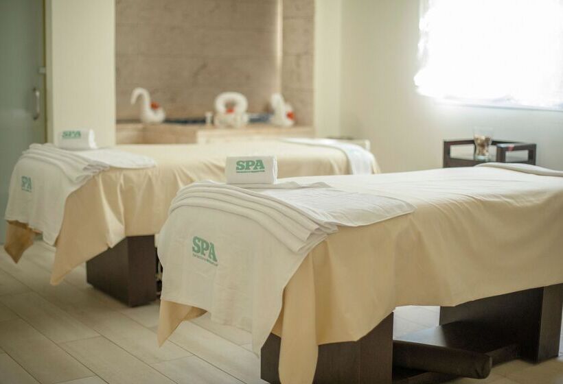 هتل Iberostar Waves Dominicana
