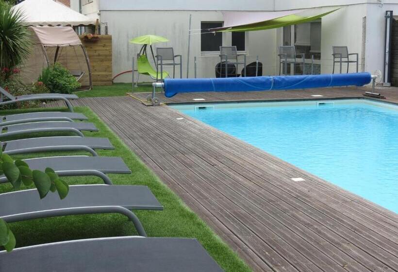 בית מלון כפרי Le Parasol