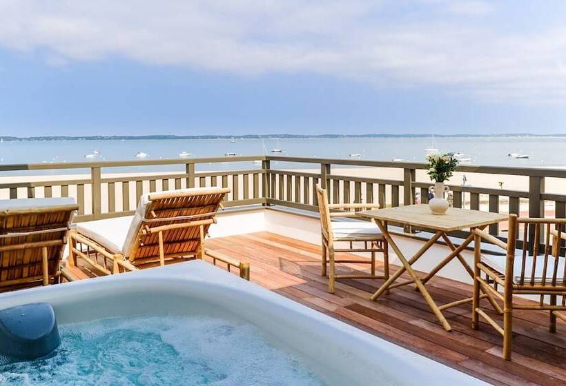 Les Vagues Hotel & Spa