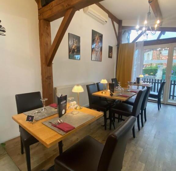 酒店 Logis Hôtel Le Cygne