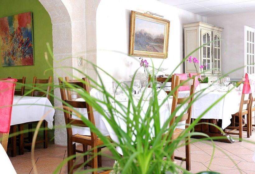 בית מלון כפרי Logis L Ayguelade