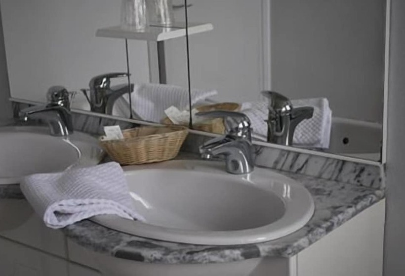 호텔 Logis Hôtel & Restaurant   Le Normandie