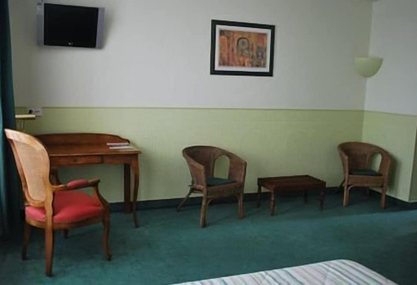 호텔 Logis Hôtel & Restaurant   Le Normandie