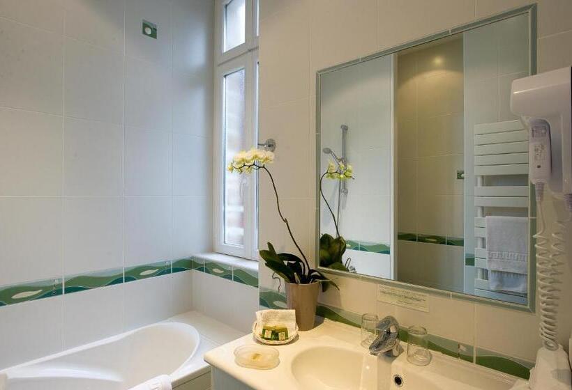 בית מלון כפרי Lutetia & Spa