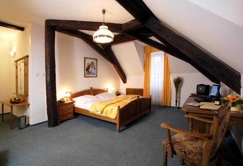 هتل Malý Pivovar