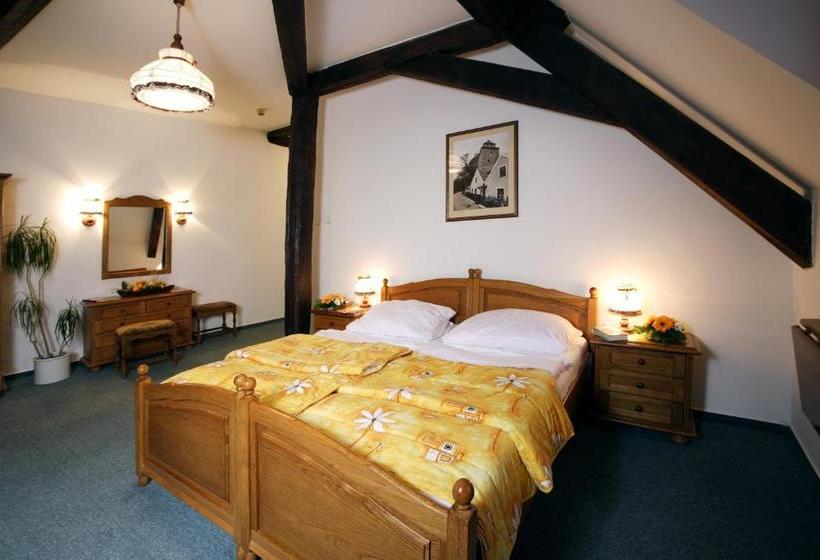 هتل Malý Pivovar