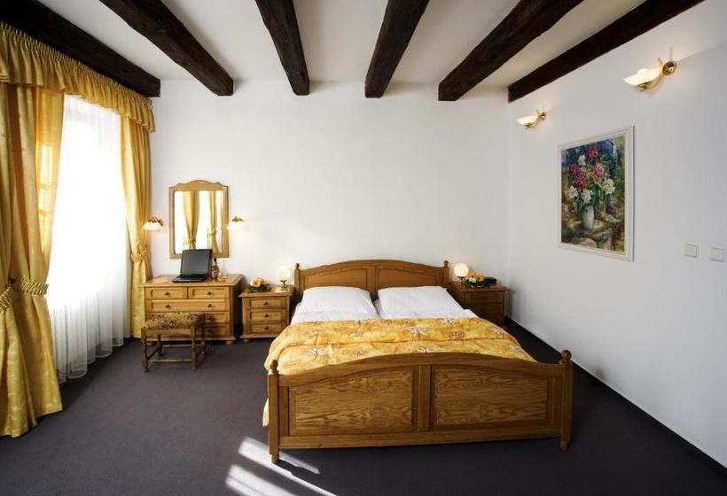 هتل Malý Pivovar