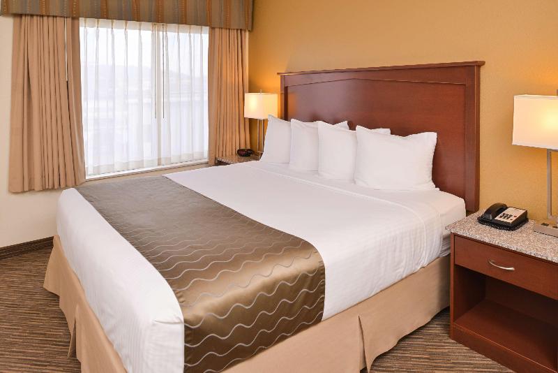 هتل Best Western Executive Inn & Suites