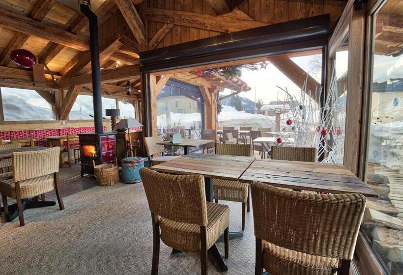 فندق Chalet Hôtel Du Mont Charvin & Spa