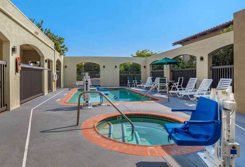 호텔 Comfort Inn South San Jose  Morgan Hill