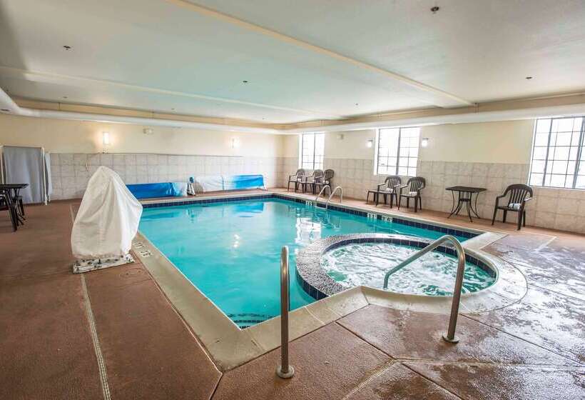 فندق Comfort Suites