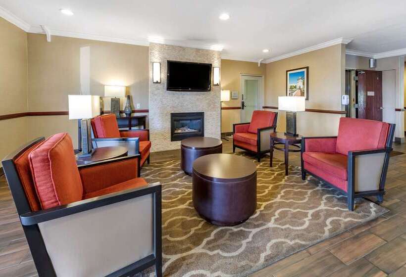 酒店 Comfort Suites Near Six Flags Magic Mountain