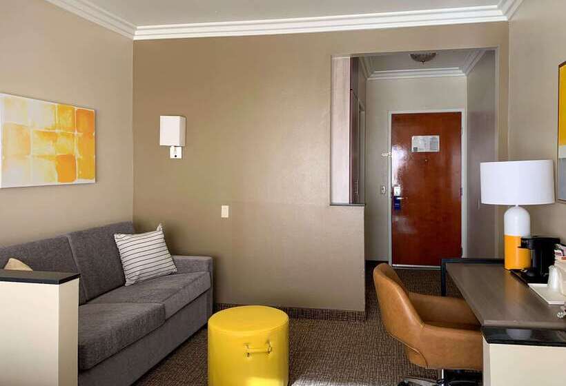 هتل Comfort Suites Oceanside Camp Pendleton Area