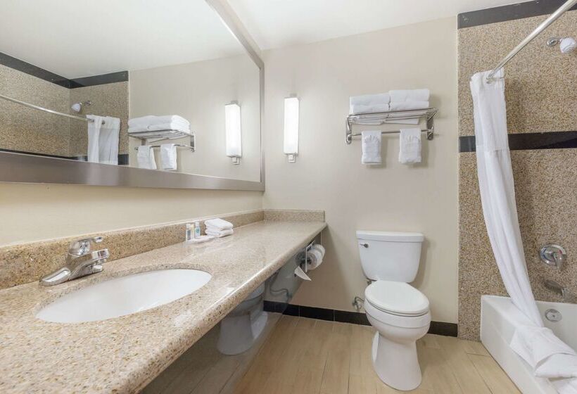 هتل Comfort Suites Oceanside Camp Pendleton Area