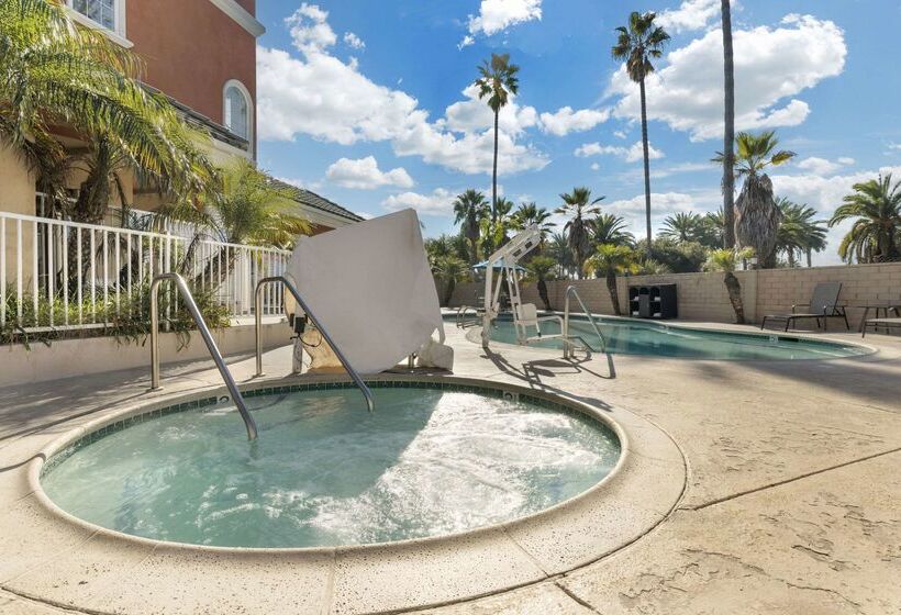 هتل Comfort Suites Oceanside Camp Pendleton Area