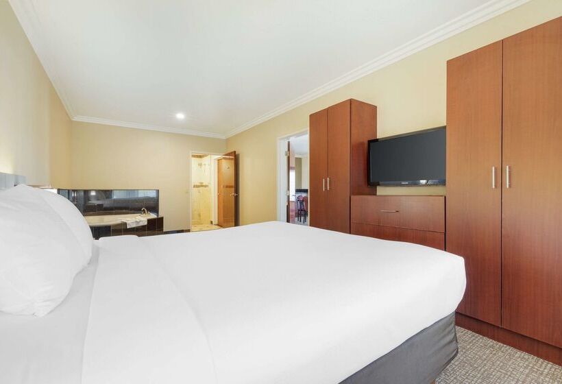هتل Comfort Suites Oceanside Camp Pendleton Area