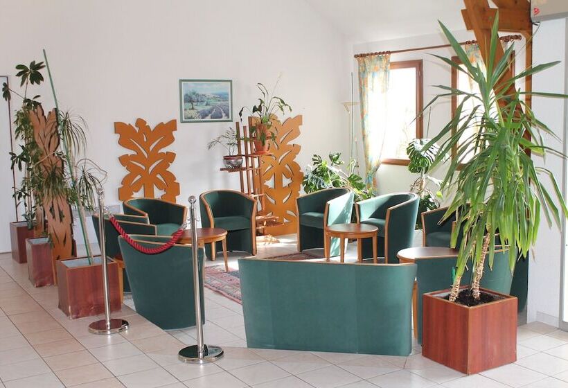 Logis Hotel Restaurant De L Abbaye