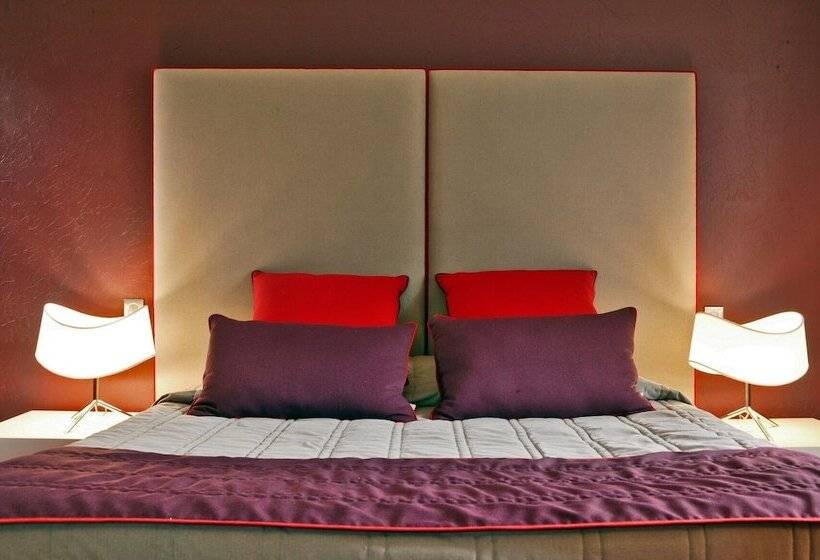هتل Hostellerie Du Passeur   Hôtel & Restaurant   Climatisation Et Piscine Chauffée