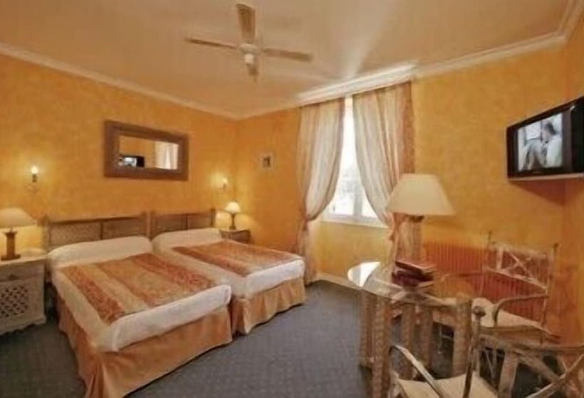 هتل Hostellerie Du Passeur   Hôtel & Restaurant   Climatisation Et Piscine Chauffée