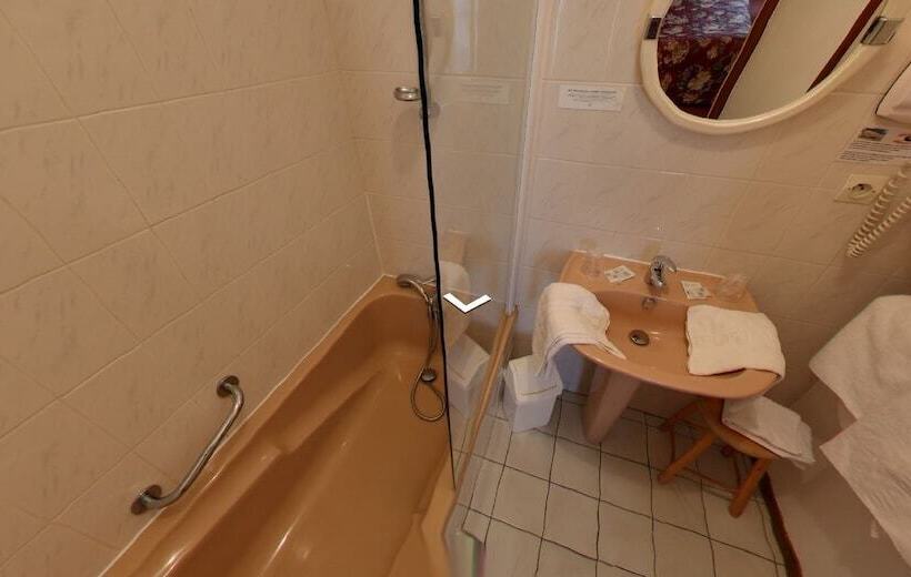 ホテル Hostellerie Saint Martin  Logis Hôtel Et Restaurant