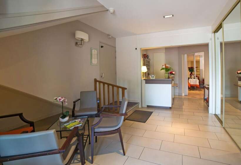 هتل Logis Auberge De La Rose