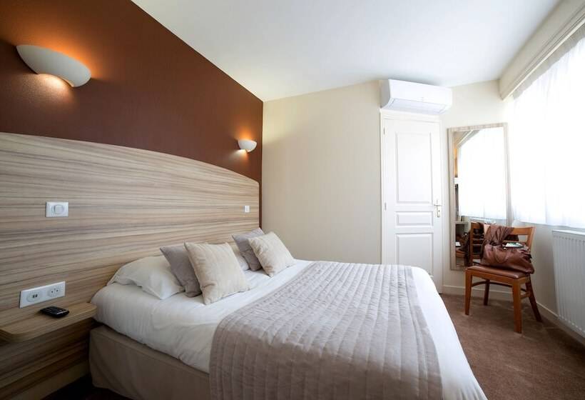 هتل Logis Auberge De La Rose