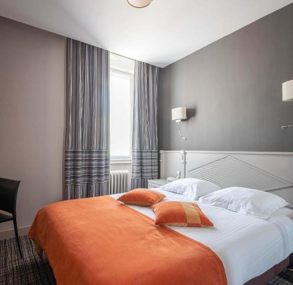 فندق Logis Auberge De La Sélune