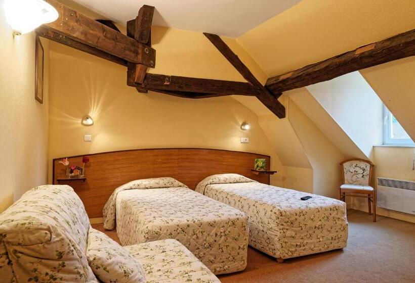 ホテル Logis Des Trois Maures