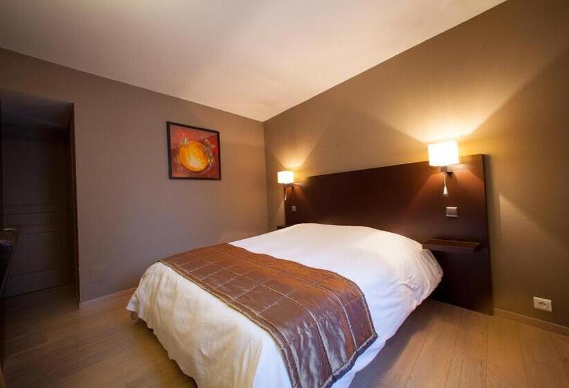 هتل Logis Hôtel Le Cheval Blanc