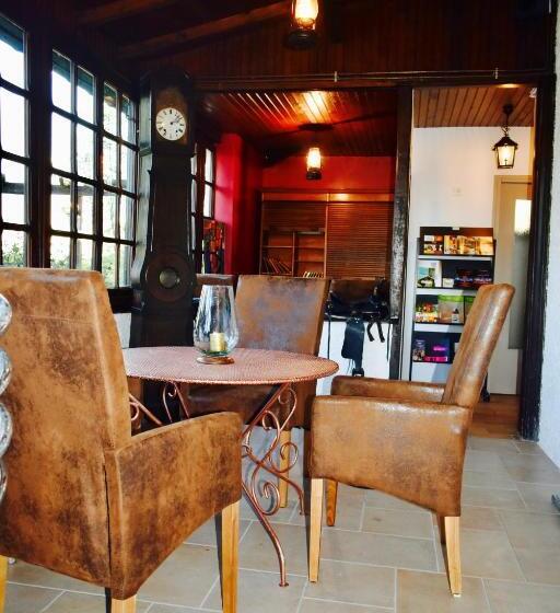 فندق Logis Le Relais De La Voie Sacrée