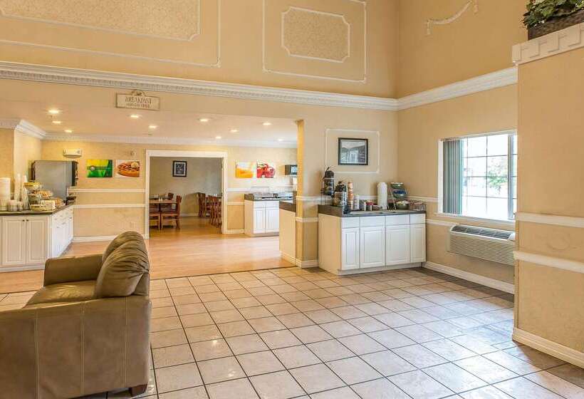 בית מלון כפרי Quality Inn & Suites On The River
