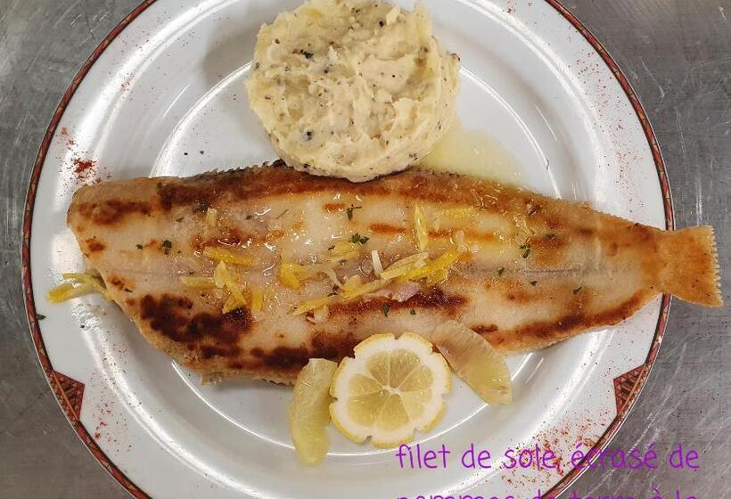 هتل Restaurant La Paix La Robe Et Le Palais