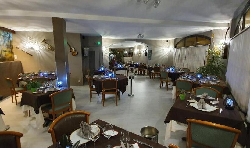 בית מלון כפרי Logis Hôtel Saint Hubert
