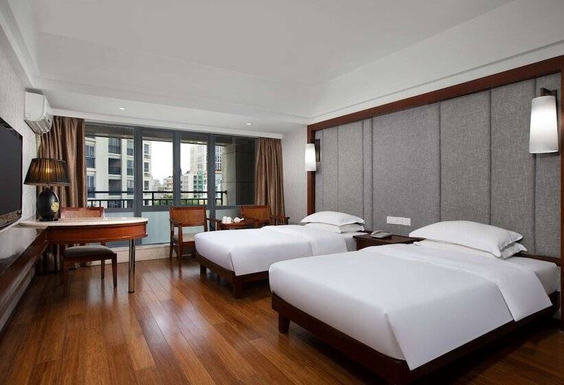 בית מלון כפרי Ramada Encore By Wyndham Qionghai Downtown
