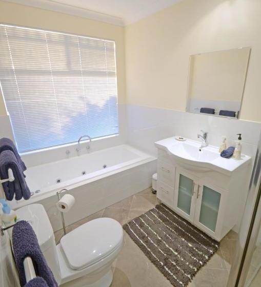 هتل Sojourn On Gale Bed & Breakfast