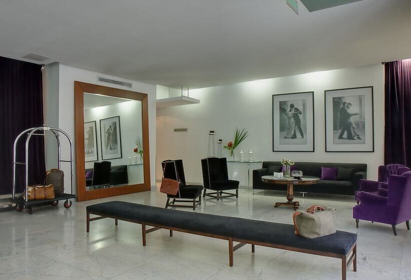 Broadway Hotel & Suites