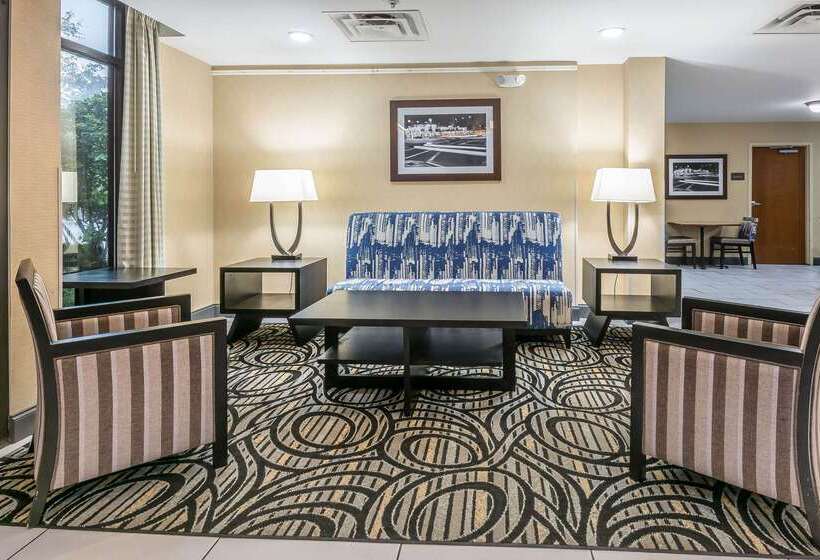 هتل Comfort Inn University