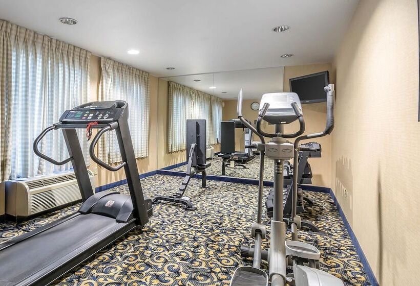 هتل Comfort Inn University