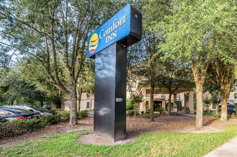 هتل Comfort Inn University