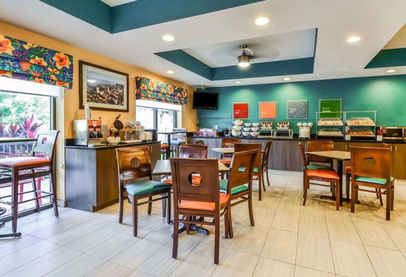 فندق Comfort Suites Tampa  Brandon