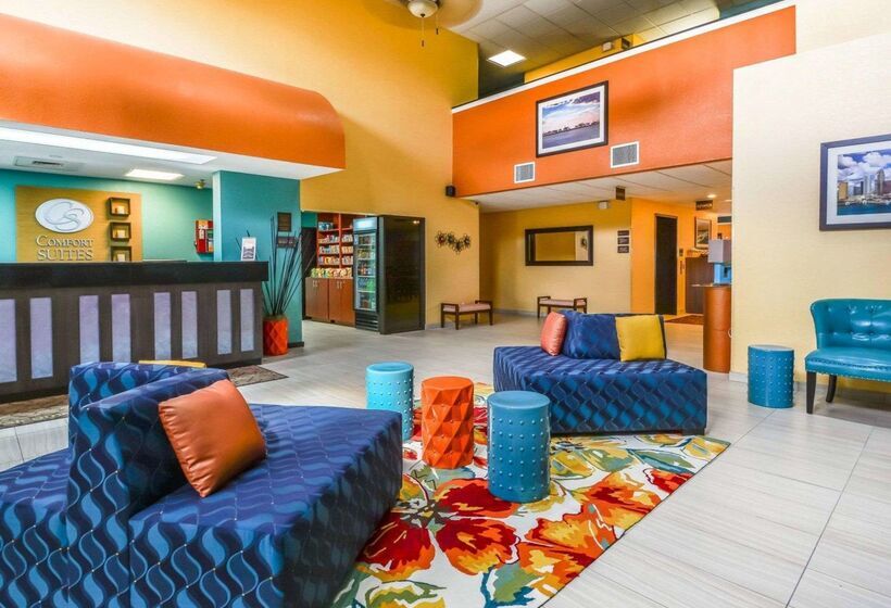 فندق Comfort Suites Tampa  Brandon