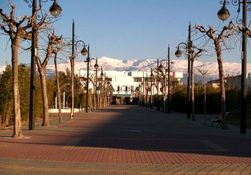 فندق Corona De Atarfe