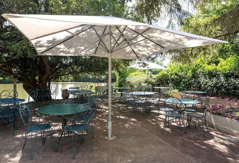 ホテル L Auberge Du Port Des Roches