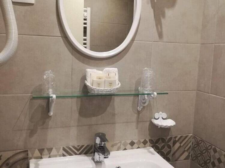 ホテル L Auberge Du Port Des Roches