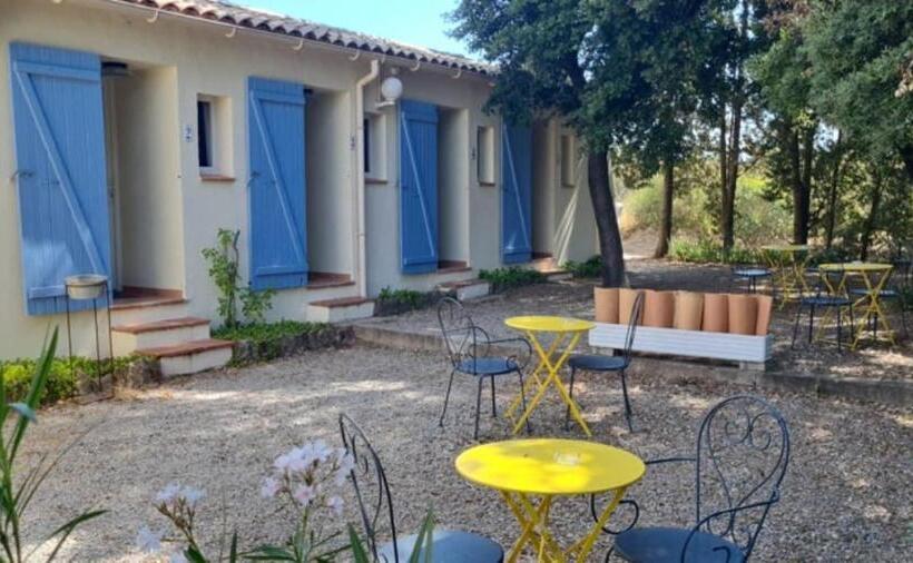 هتل Le Relais Des Lavandins