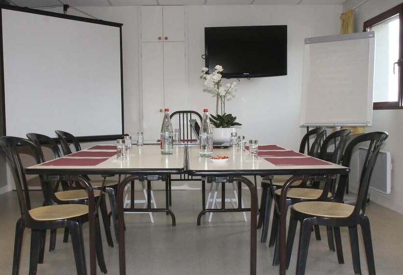 ホテル Le Saint Vincent Lyon Sud