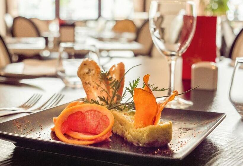 בית מלון כפרי Logis Hôtel Le Chene Dore